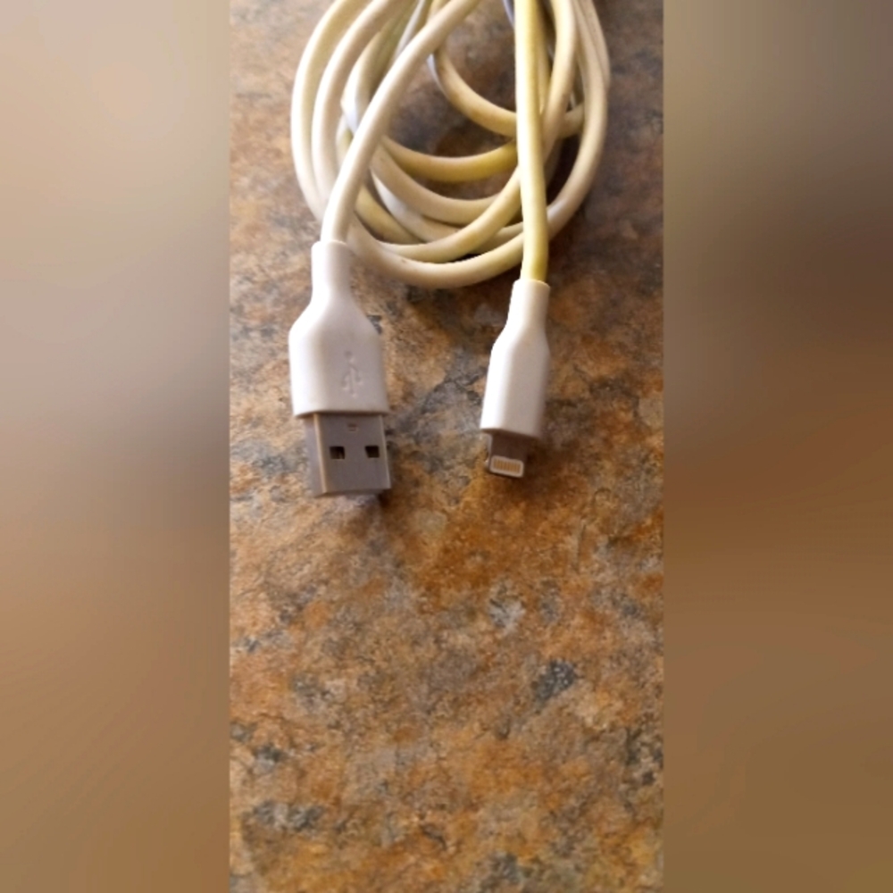White Lightning to USB Charging Cable